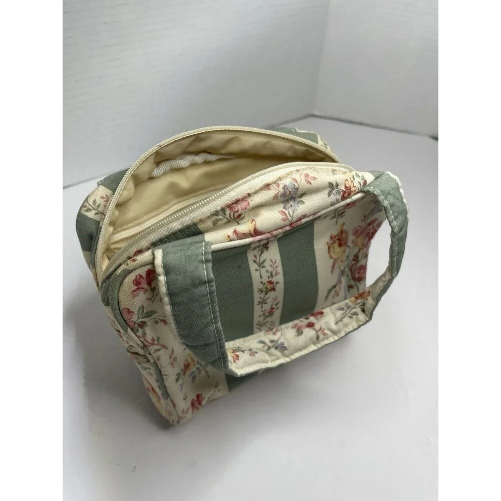 Lauren Ralph Lauren 6x7x4 preloved